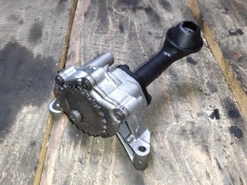 Насос масла - vw 2.0 tdi - 03g115105 фото №1