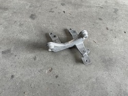 Volvo xc60 ii b5 лапи підтримка піввісь 31437845 фото №1