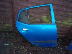 Hyundai i10 i 07-13 двері праві зад комплектні фото №1