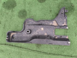 Vw passat b8 захист шасі 3q0825102a фото №1