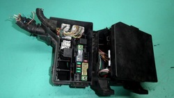 Qashqai i j10 рестайлинг 1.5 dci 10r коробка предохранителей 24383jd00a 284b7jd00b фото №1