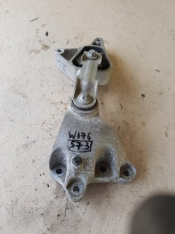 Лапи подушка mercedes w176 a2462401109 фото №1