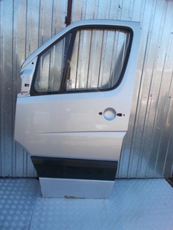 Mercedes sprinter 906 двері ліві перед водія oem оригінал фото №1