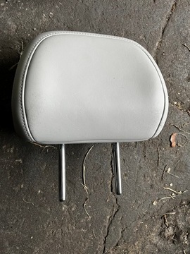 49 renault koleos ii підголівник зад initiale фото №1