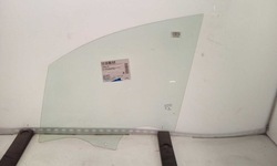 Скло бокова ліва передня bmw 2 active tourer f45 2014- нова фото №1