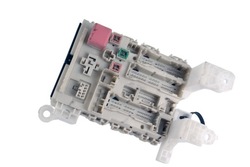 Корпус коробка запобіжників toyota avensis t27 фото №1