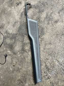 17 mercedes w212 захист багажника права 2128490603 фото №1