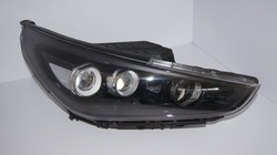 Hyundai i30 лампа права повний led фото №1