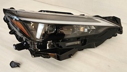 Лампа права передня перед lexus nx ii 2021- лінза повний led фото №1
