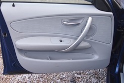 Боковина левый перед bmw 1 e87 рестайлинг светлая обивка фото №1