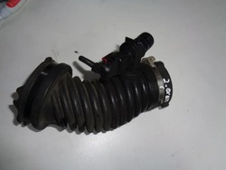 Opel astra j insignia 2.0 cdti труба шланг повітря фото №1