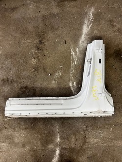 Audi q5 ii 80a четверть левая левый стойка b средний дверь порог петли фото №1