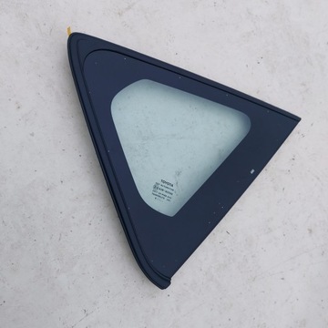 Скло кузовна зад права toyota auris ii 2 hb фото №1