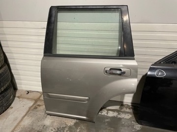 Nissan x-trail t30 дверь левая зад kpl фото №1