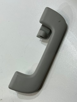 Ручка потолок зад audi a8 d4 фото №1