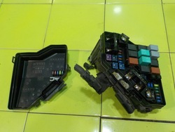 Honda civic viii 1.4 i-dsi 07r sedan 4d коробка предохранителей фото №1