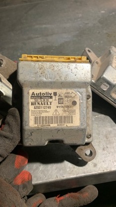 Trafic ii vivaro a датчик модуль подушка безопасности 8200112749 фото №1