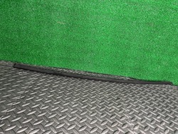 Audi оригінальний номер 4g0854328a планка скла лобовий фото №1