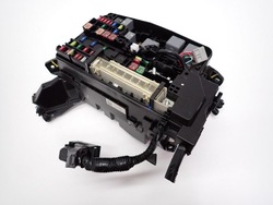 Корпус коробка запобіжників 82111-0fm60 toyota verso 14r фото №1