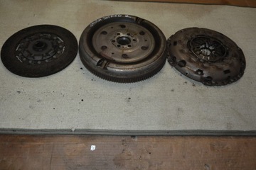 Колесо двухмассовый сцепление skoda superb 2 03l105266bn фото №1