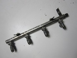 Планка вприскувальний mercedes a-klasa w168 1.4 фото №1