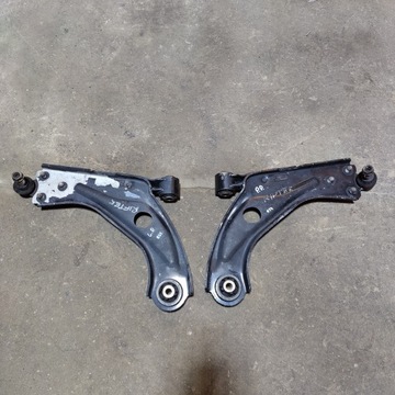 Peugeot rifter рычаг правый перед шкворень фото №1