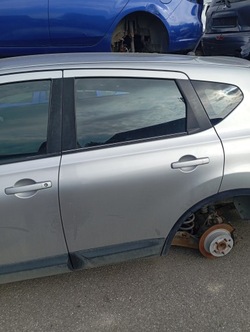 Nissan qashqai j10 i дверь левая задние зад голый фото №1