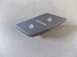 Audi tt кнопка центрального замка 8s1962107 фото №1