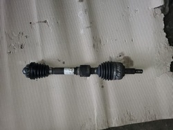 Піввісь ліва megane iv 1.5 dci 391018406 автомат фото №1