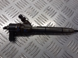 Форсунка інжектор hyundai i30 1.6 crdi 338002a400 фото №1