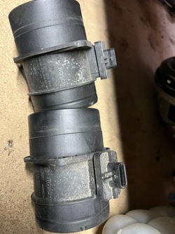 Audi a6 c7 a7 q5 80a витратомір 03l906461a фото №1