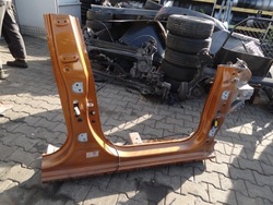 Dacia sandero stepway ii 2021 стійка поріг праві оригінал фото №1