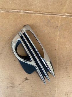 Infiniti q70 решётка хром галоген бампера правая 62256-4am2a фото №1