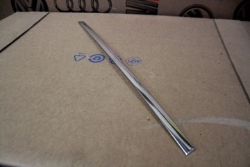 Планка двері зад правий vw touareg iii 760839644c фото №1