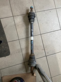 70 mercedes w205 полуось задняя 2053507508 фото №1