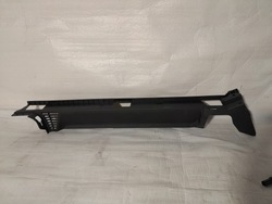 Audi q8 4m планка захист багажника 4m8863527 фото №1