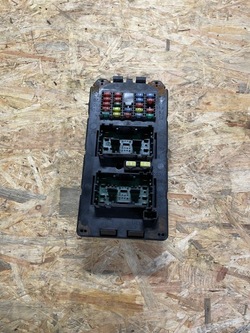 Модуль коробка предохранителей jeep grand cherokee 56050066ac фото №1