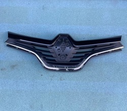 Решётка радиатора решётка renault captur i передний рестайлинг 623102335r фото №1