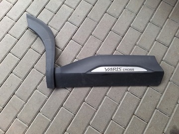 Планка дверь правая зад toyota yaris cross фото №1