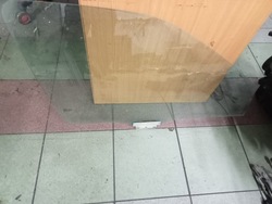 Скло двері праві перед 1996r ford mondeo i mk1 фото №1