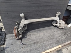 Hyundai ioniq 4 2017 електричний балка підвішування вісь задня оригінал фото №1