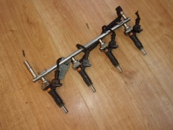 Chevrolet orlando планка впрыскивающий форсунки 1.8 16v фото №1