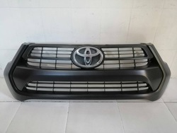 Решётка радиатора решётка toyota hilux 8 viii рестайлинг hal 9424 фото №1