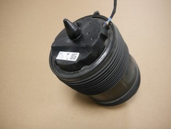 Audi a7 a6 4k амортизатор пневматичний зад 4k0616002e фото №1