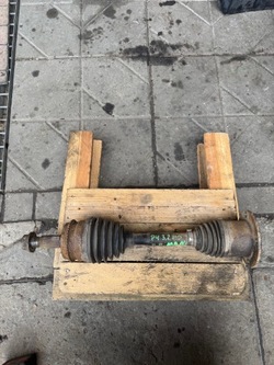 Піввісь права передня перед mitsubishi pajero 4 iv 3.2did 07r- механічна коробка передач фото №1