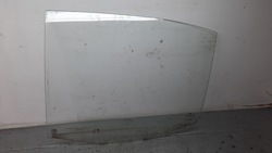 Скло двері лівий зад skoda octavia i 99r hb фото №1