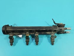 Планка вприскувальний vw golf iv 06a133317a 1.6 sr фото №1