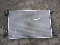 Audi радіаторів води 80a121251d оригінал пошкоджена фото №1