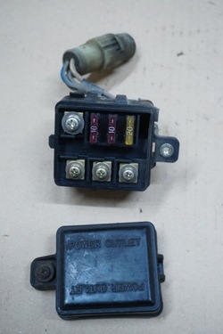 Land cruiser lj70 коробка предохранителей 2,4 td фото №1