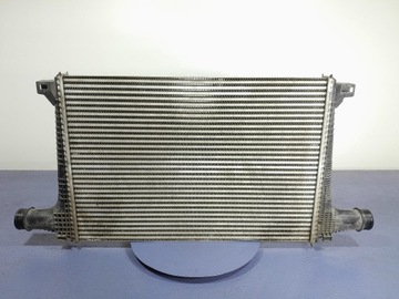 Інтеркулер audi q7 q7 vw touareg 4m0145805g фото №1
